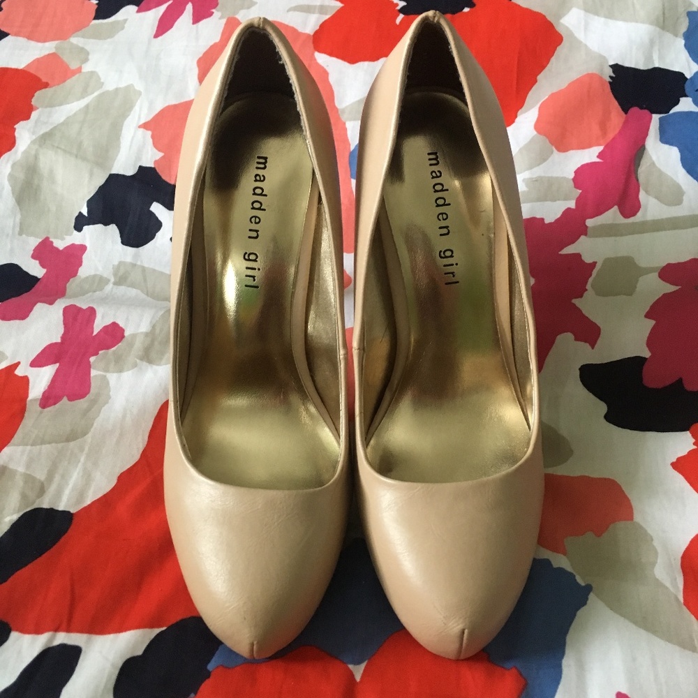 Madden Girl Nude Pumps